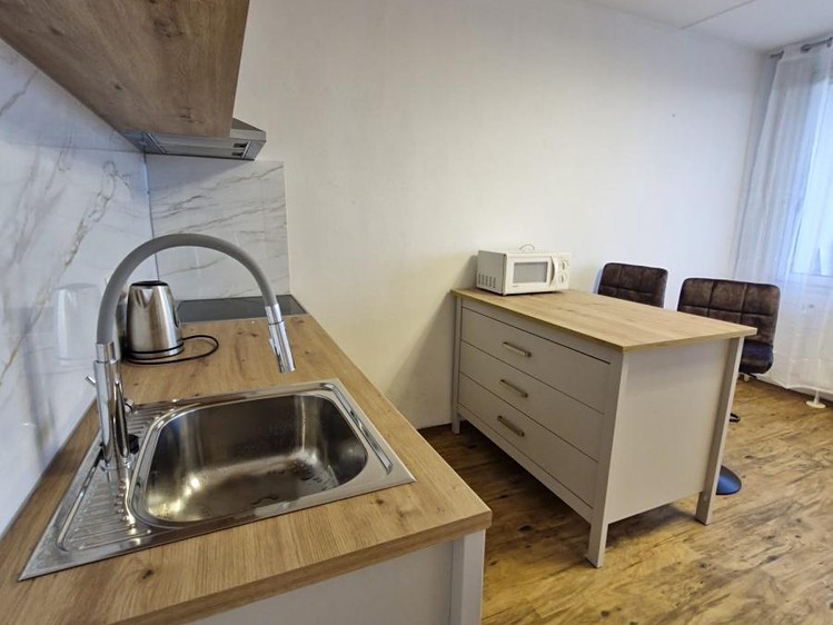 Pronájem bytu 2+kk, 48 m² (7 z 31)