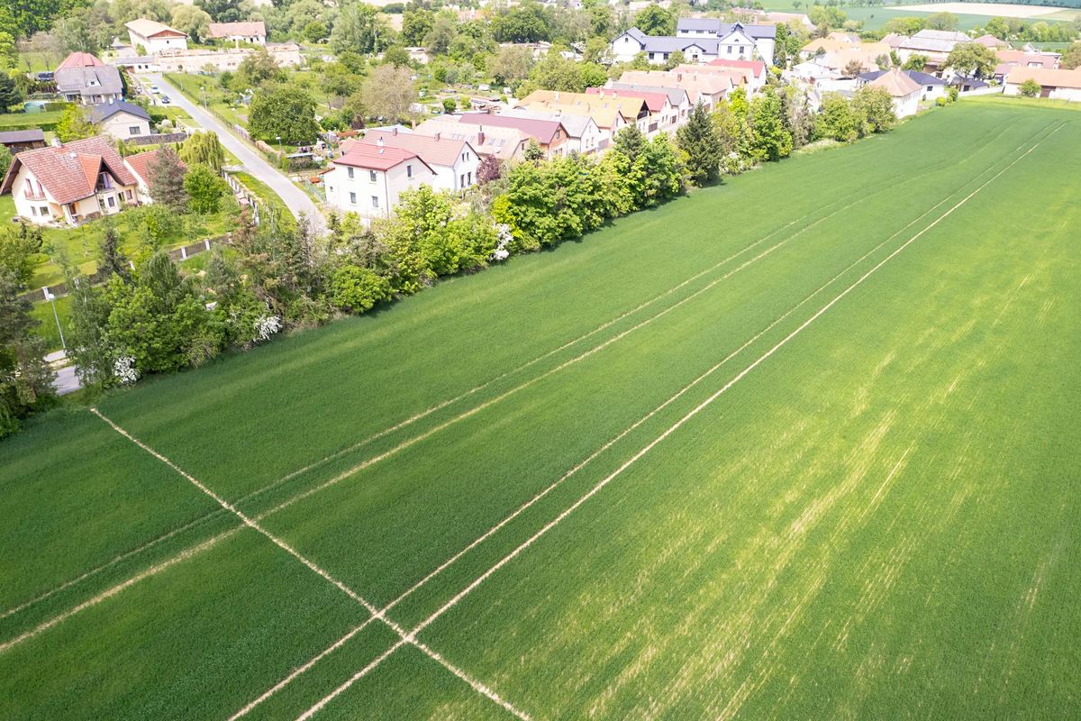 Prodej stavebního pozemku 6652 m² – fotografie 3