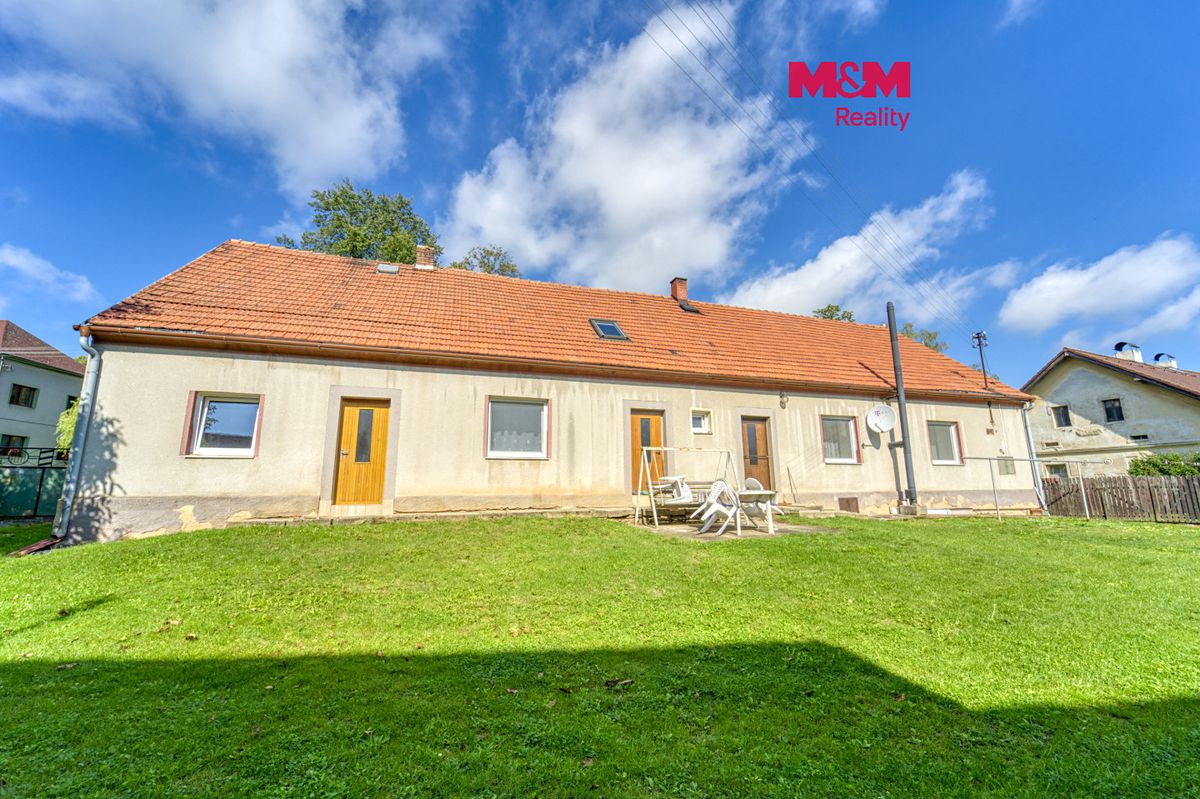 Prodej rodinného domu 180 m², pozemek 4270 m²
