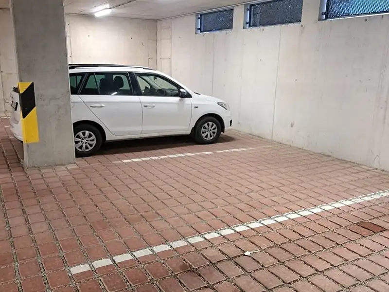 Pronájem garáže 16 m², Beroun – náhled fotky 1