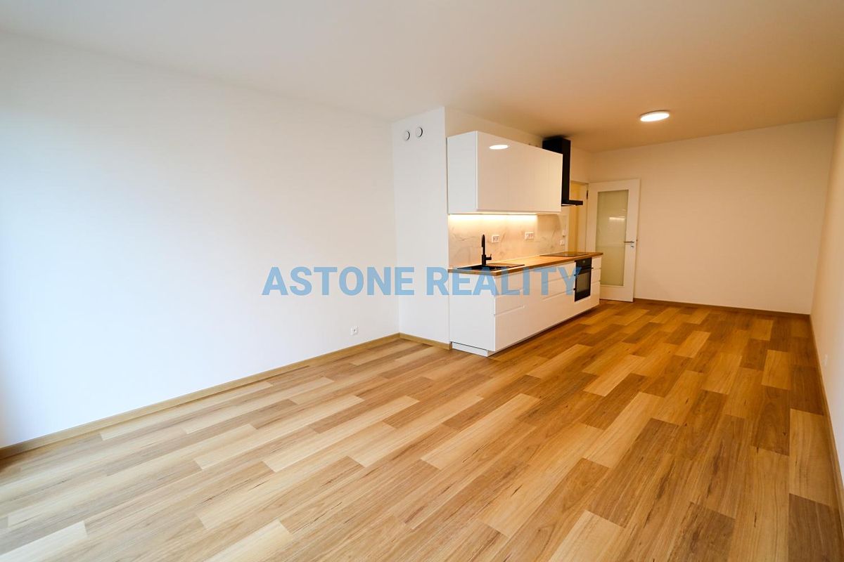Pronájem bytu 1+kk 37 m² – fotografie 5