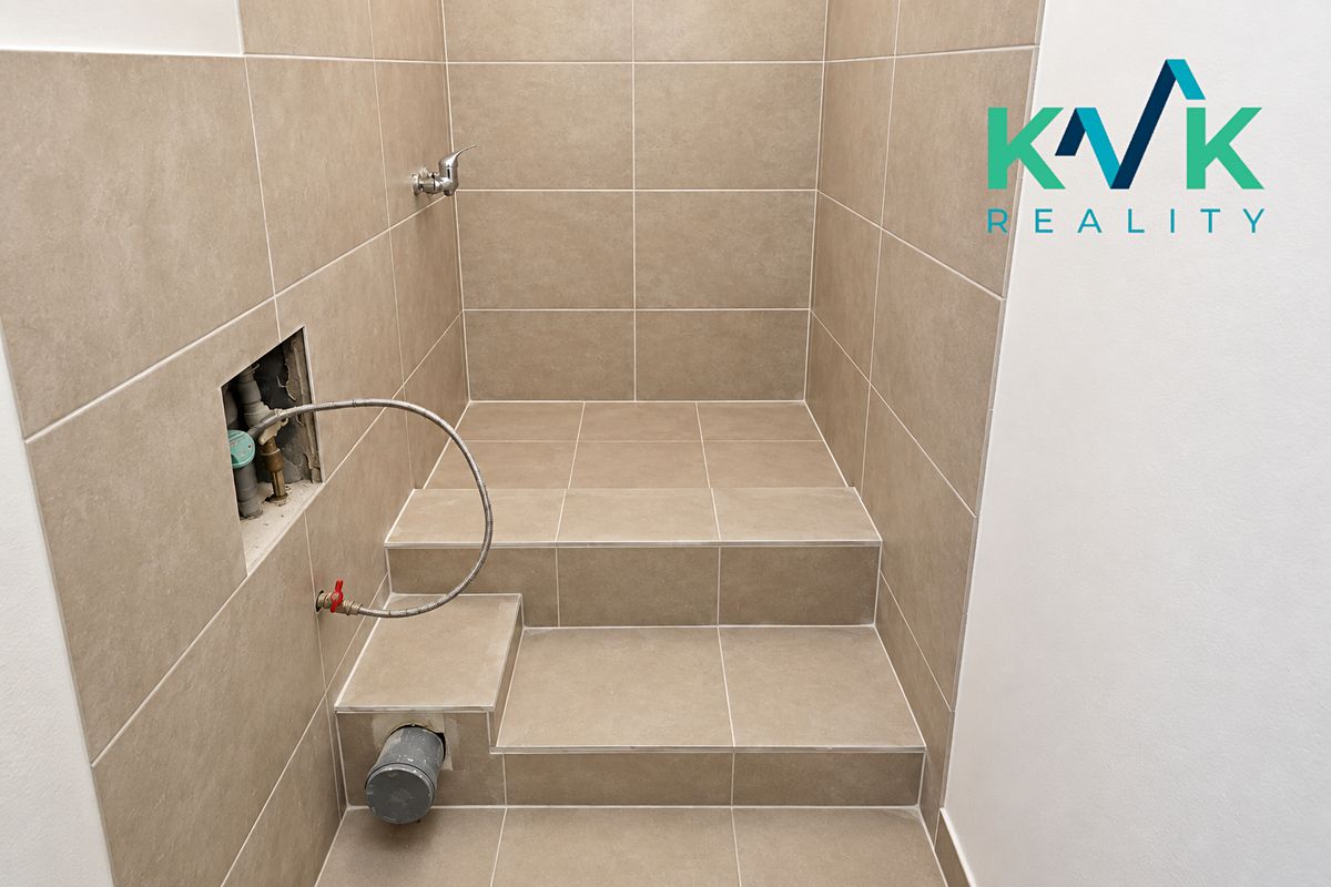 Prodej komerční nemovitosti 100 m² – fotografie 5