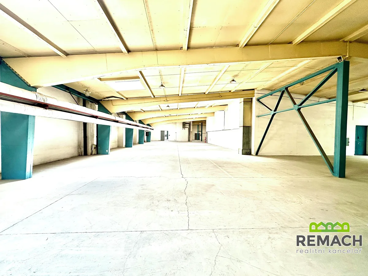Pronájem skladového prostoru 1123 m²