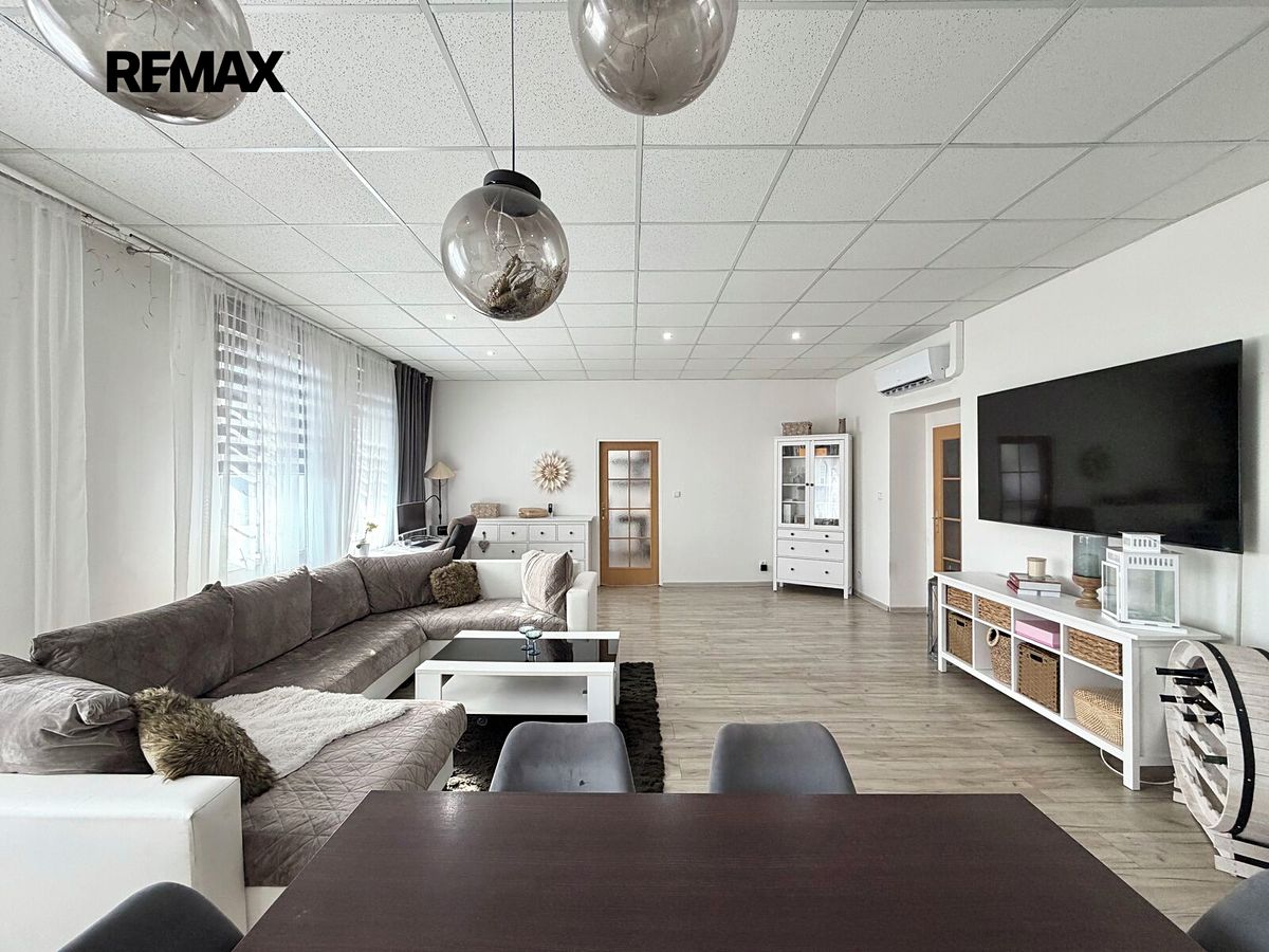 Prodej rodinného domu 466 m², pozemek 778 m² – fotografie 5