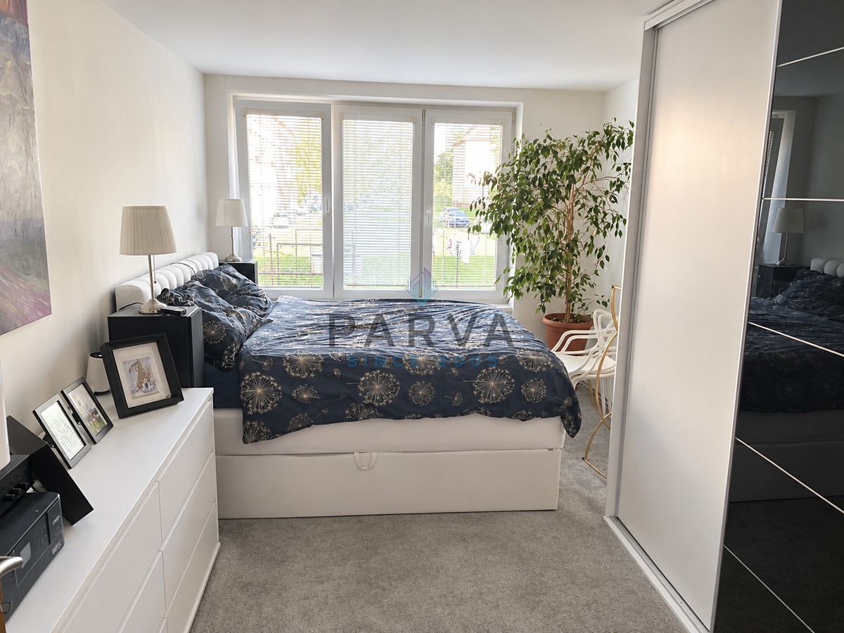 Pronájem bytu 2+kk 56 m² – fotografie 3