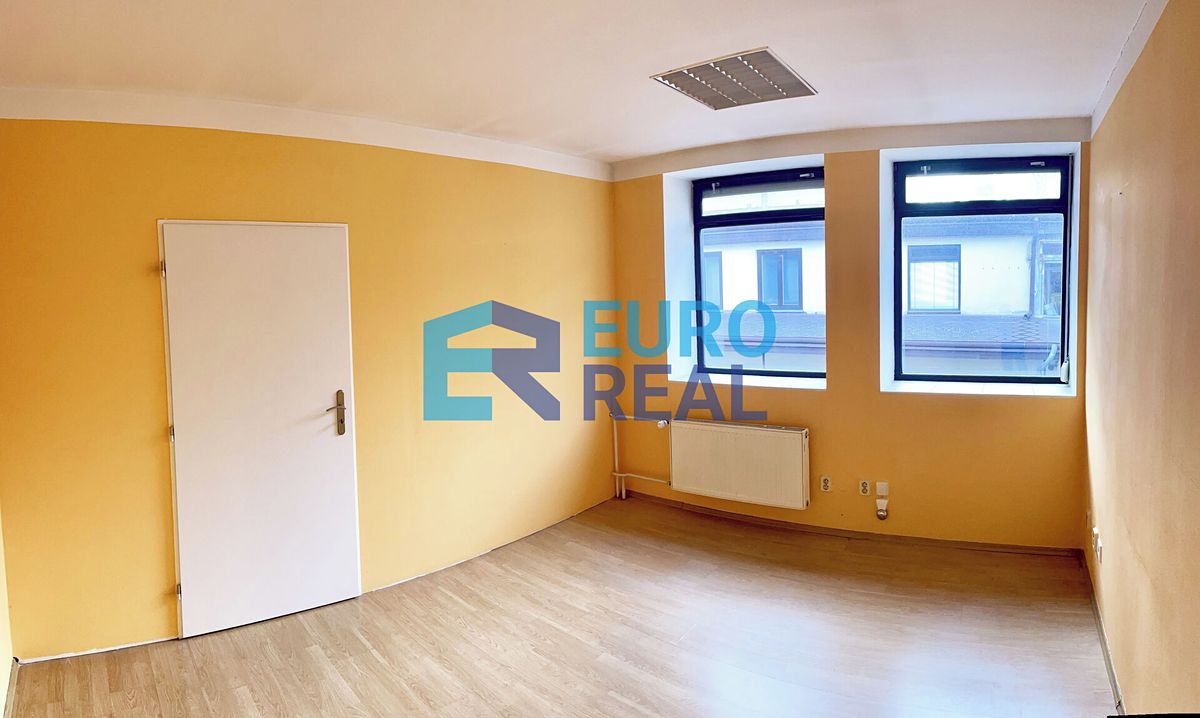 Pronájem kanceláře 25 m² – fotografie 4