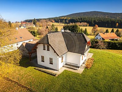 Prodej rodinného domu 230 m², pozemek 2845 m²