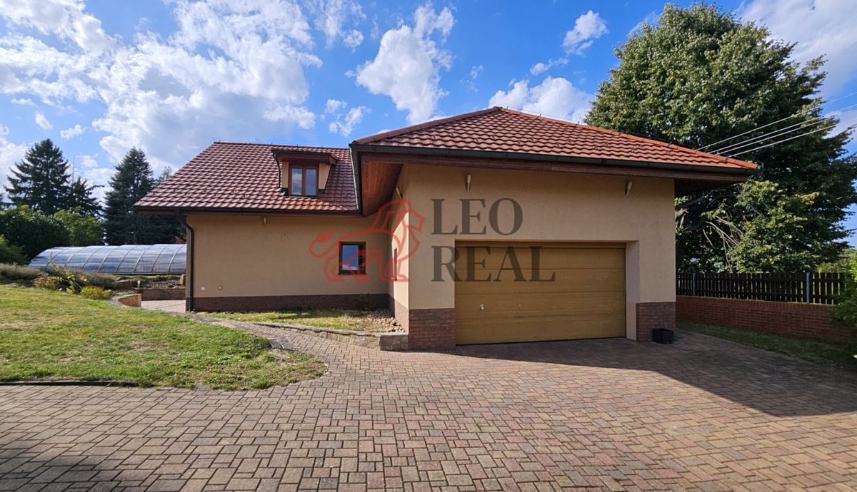 Prodej vily 316 m², pozemek 1751 m² – fotografie 5