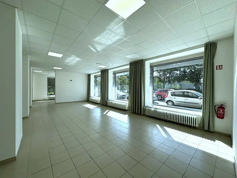 Pronájem obchodního prostoru 520 m², Praha – náhled fotky 2