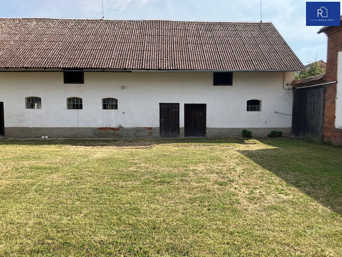 Prodej rodinného domu 220 m², pozemek 1910 m² – fotografie 4