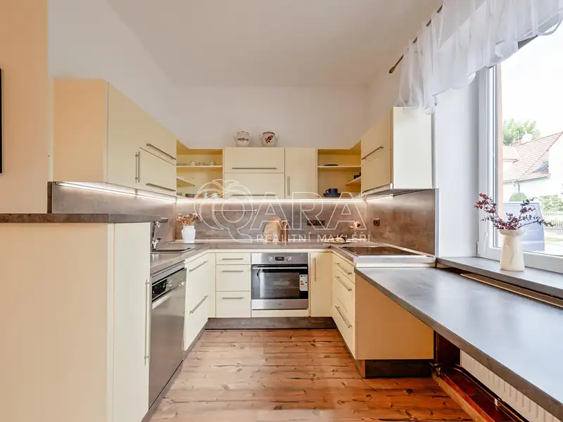 Prodej rodinného domu 184 m², pozemek 577 m², Soběslav – náhled fotky 2