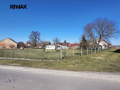 Prodej stavebního pozemku 2100 m²