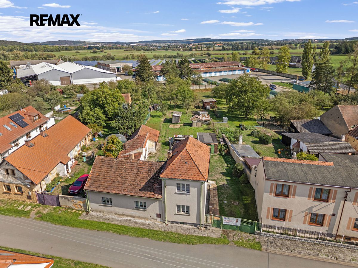 Prodej rodinného domu 142 m², pozemek 1894 m² – fotografie 2