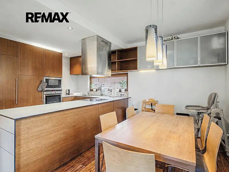 Prodej rodinného domu 181 m², pozemek 731 m², Praha – náhled fotky 2