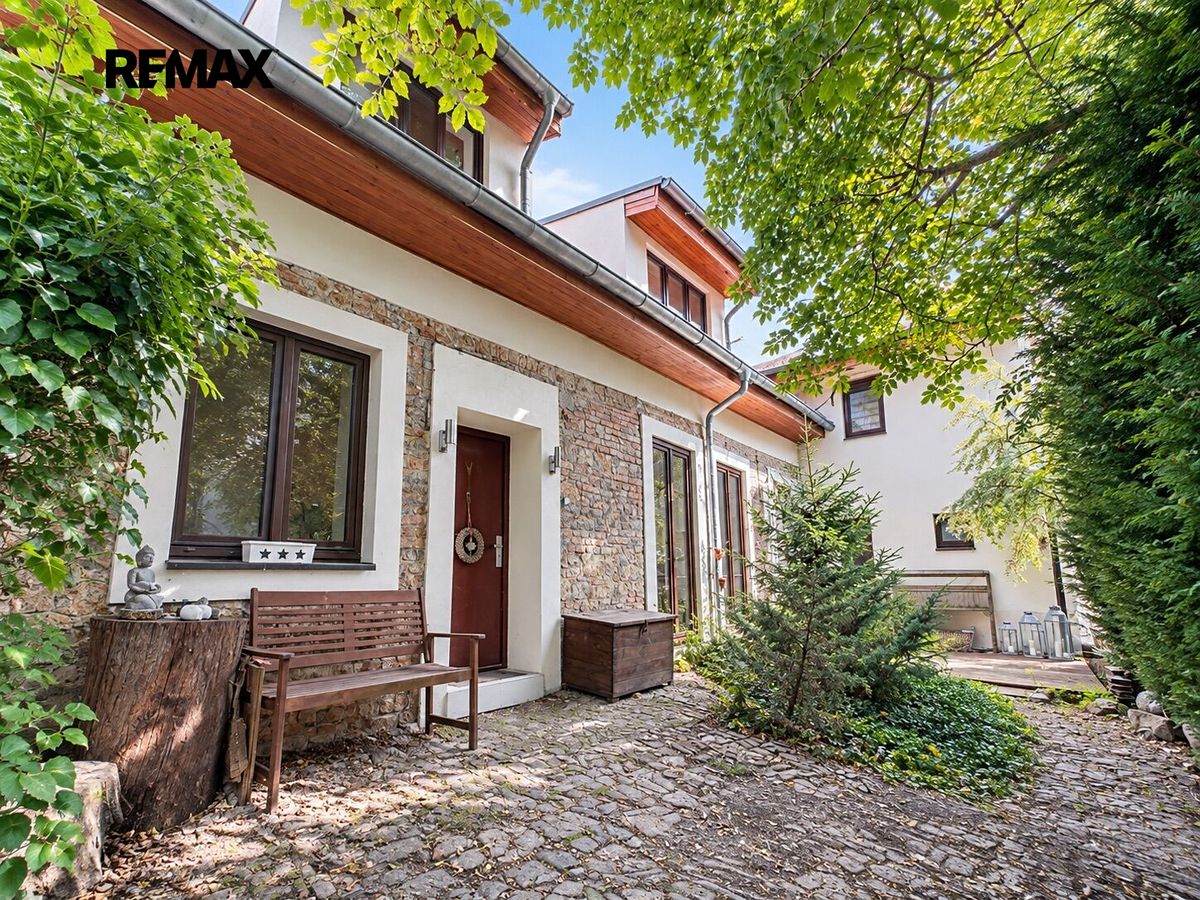 Pronájem bytu 3+kk 95 m²