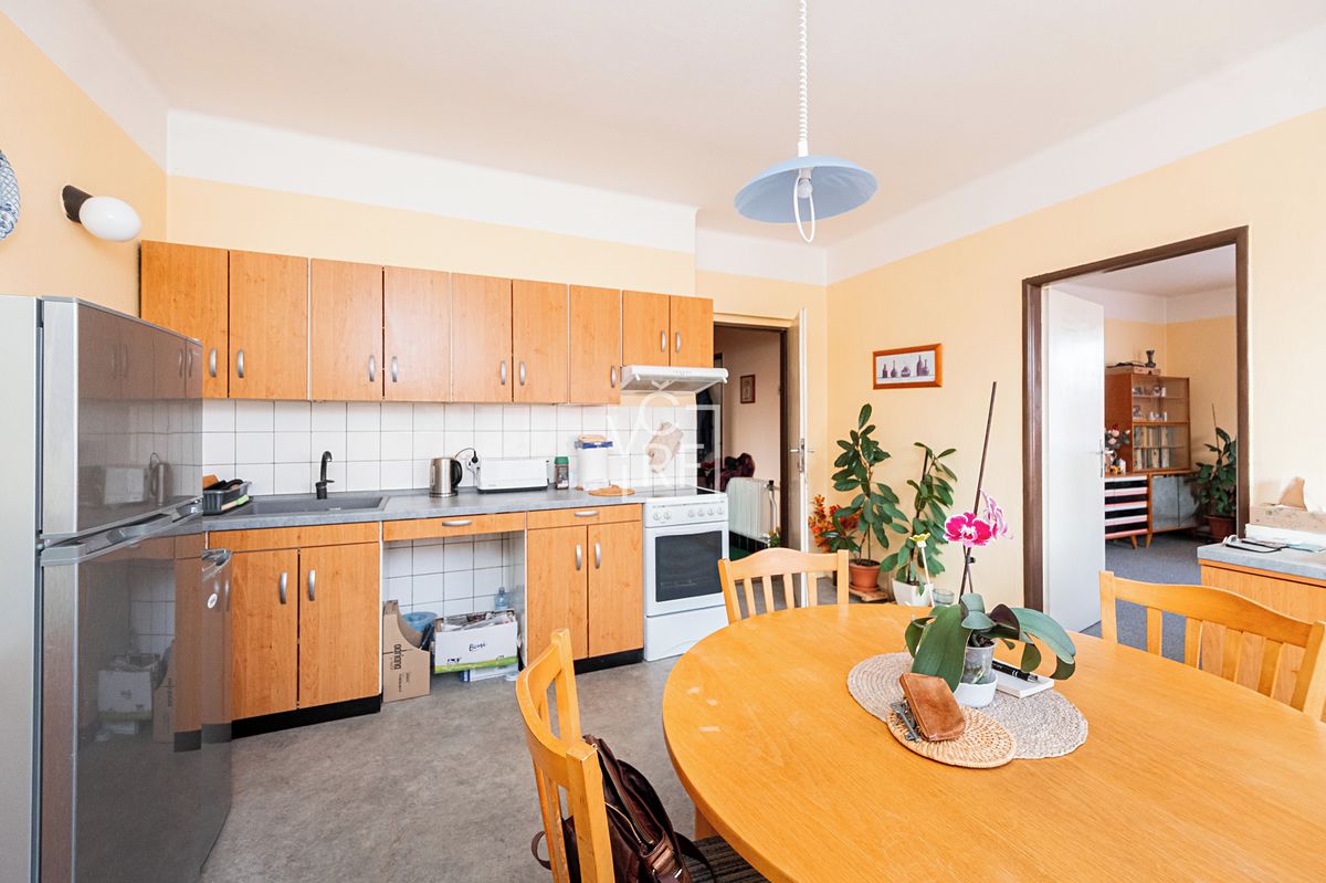 Prodej rodinného domu 200 m², pozemek 180 m² – fotografie 5