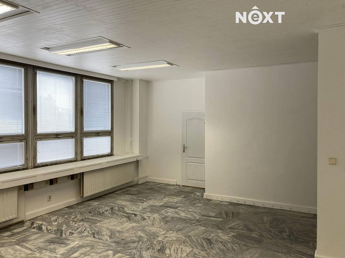 Pronájem kanceláře 40 m² – fotografie 3