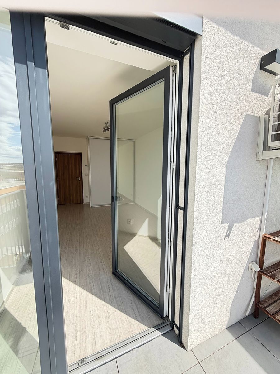 Pronájem bytu 2+kk 55 m² – fotografie 5