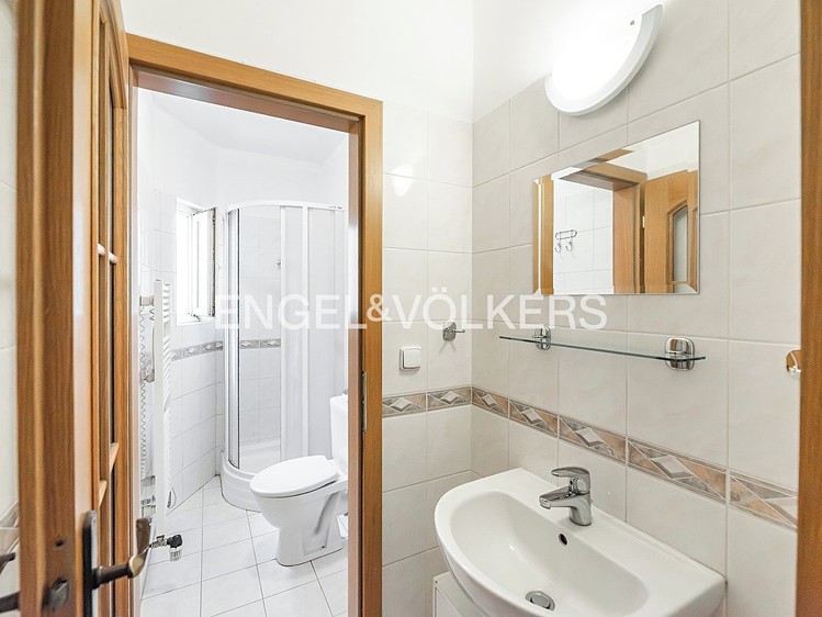 Квартира 4+kk в оренду, 221 м² (14 з 15)