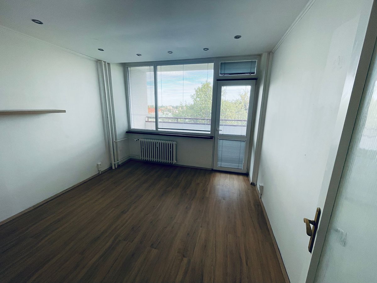 Pronájem bytu 1+kk 20 m² – fotografie 2