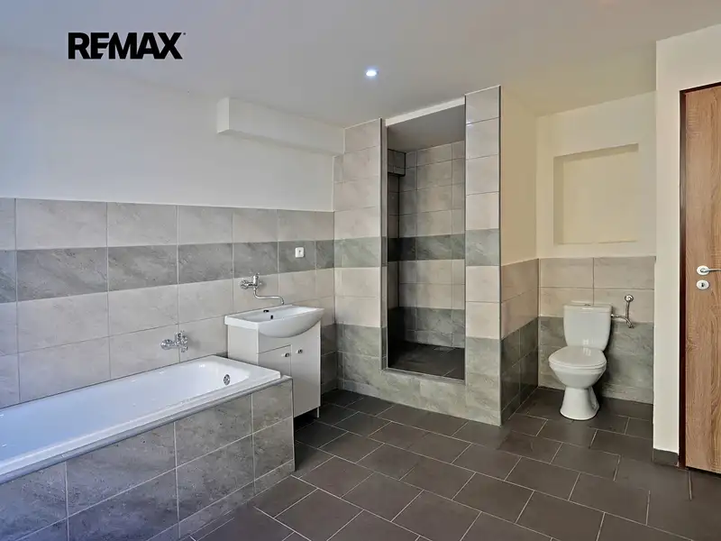 Prodej rodinného domu 200 m², pozemek 213 m², Stráž nad Ohří – náhled fotky 1