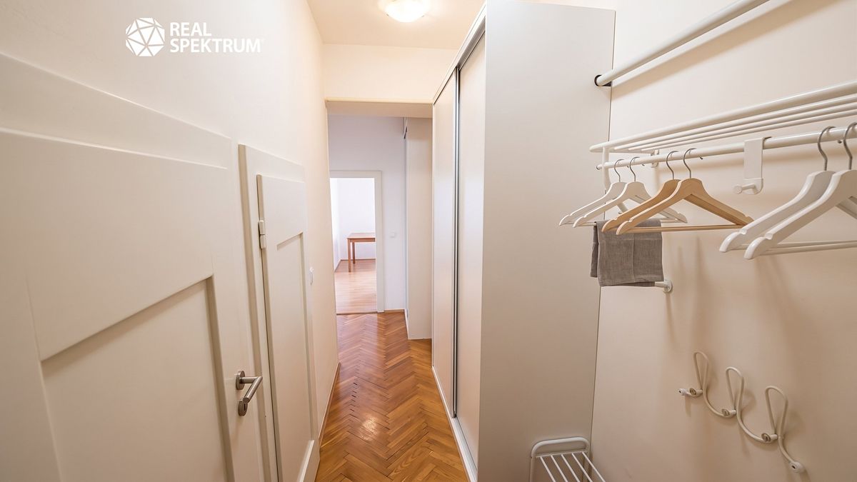 Pronájem bytu 2+kk 55 m² – fotografie 2
