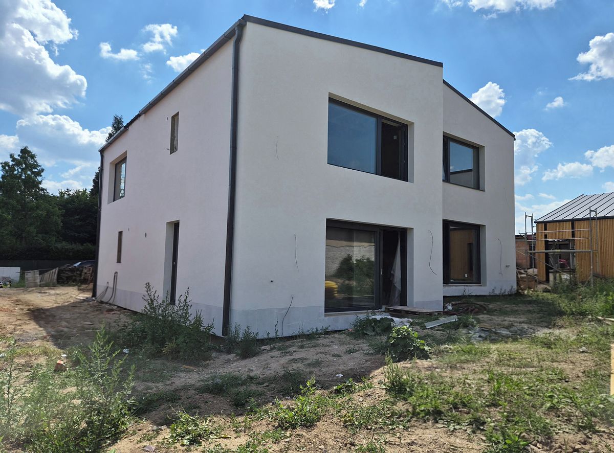 Prodej rodinného domu 125 m², pozemek 369 m² – fotografie 2