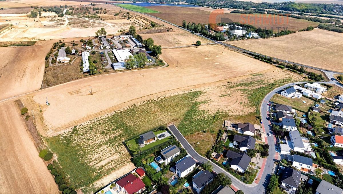 Prodej stavebního pozemku 608 m² – fotografie 2