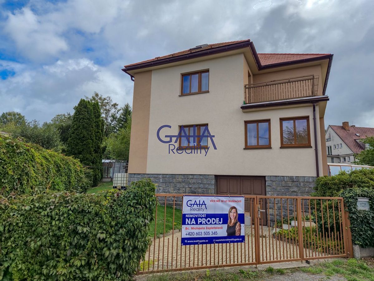 Prodej rodinného domu 222 m², pozemek 631 m²