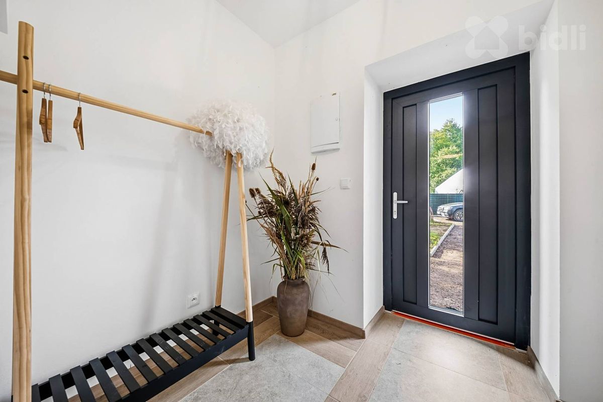 Prodej rodinného domu 210 m², pozemek 835 m² – fotografie 5