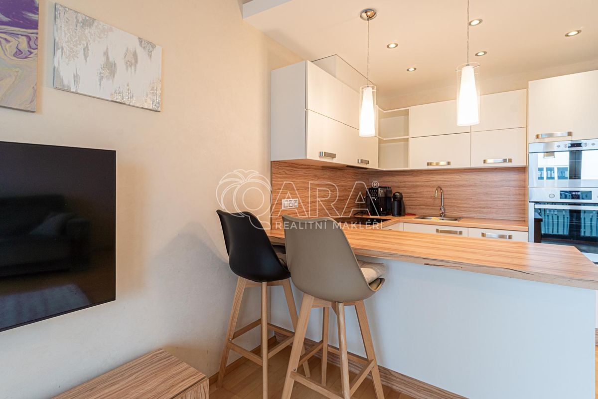 Pronájem bytu 1+kk 37 m² – fotografie 2