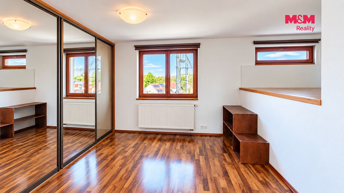 Pronájem bytu 2+kk 79 m² – fotografie 3