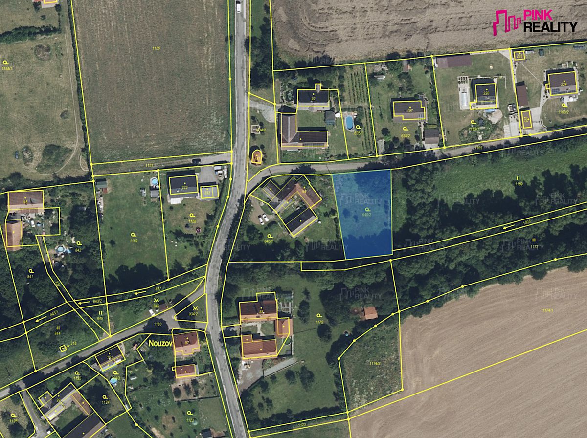 Prodej stavebního pozemku 1302 m² – fotografie 2