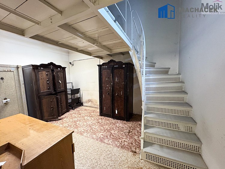 Комерційне приміщення в оренду, 156 м² (16 з 21)