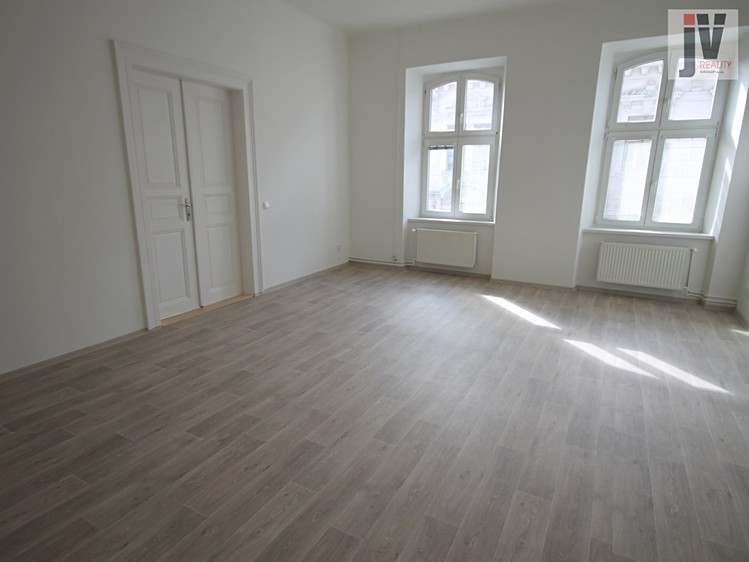 Квартира 4+1 в оренду, 137 м² (4 з 16)