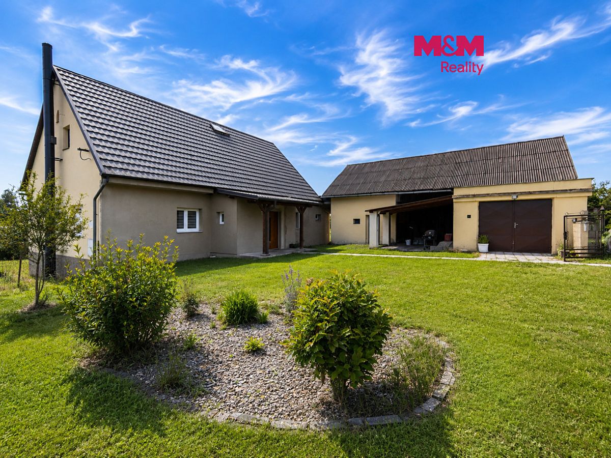 Prodej rodinného domu 102 m², pozemek 3963 m²