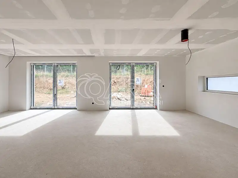Prodej rodinného domu 159 m², pozemek 439 m², Kamenice – náhled fotky 3