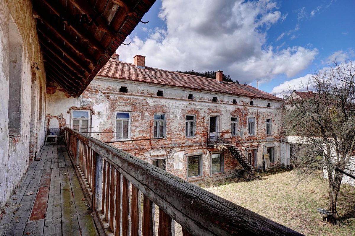 Prodej památky 1200 m², pozemek 2155 m², Lomnice – fotka 1 z 3