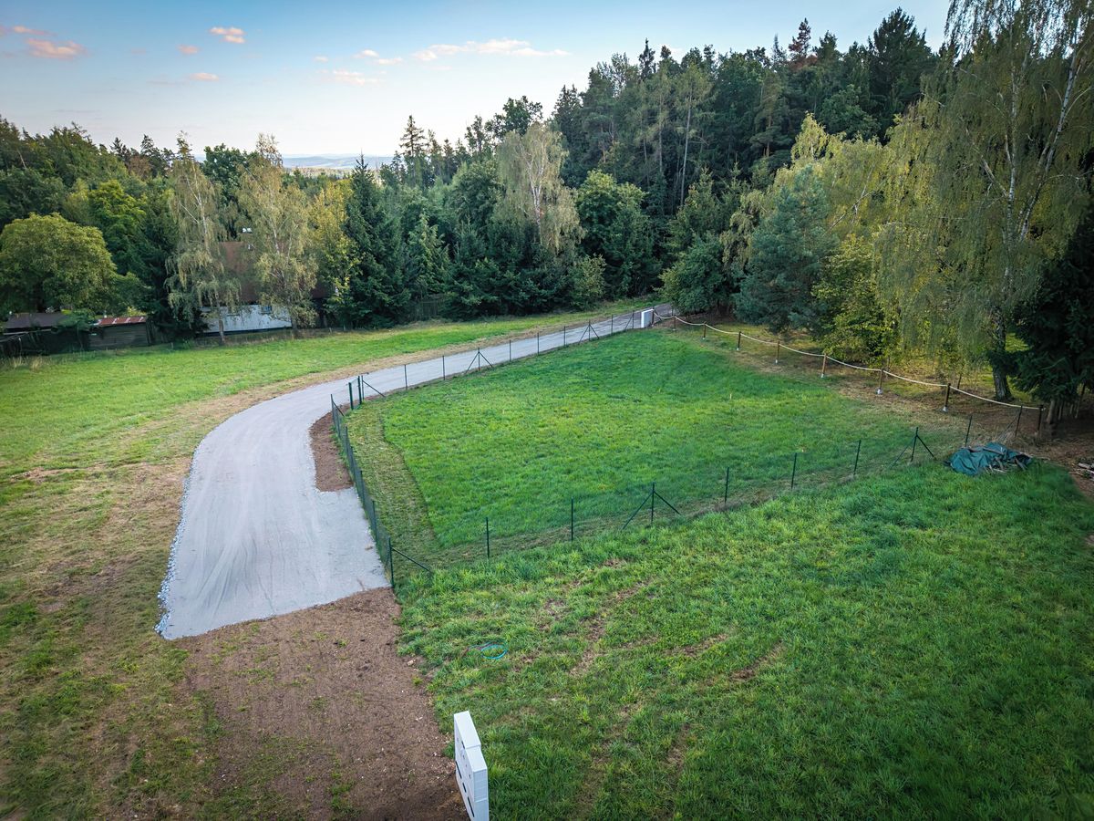 Prodej stavebního pozemku 1172 m² – fotografie 5