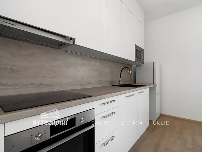 Pronájem bytu 1+kk 27 m², Plzeň – náhled fotky 2