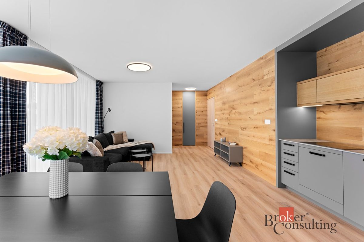 Pronájem bytu 2+kk 78 m² – fotografie 3