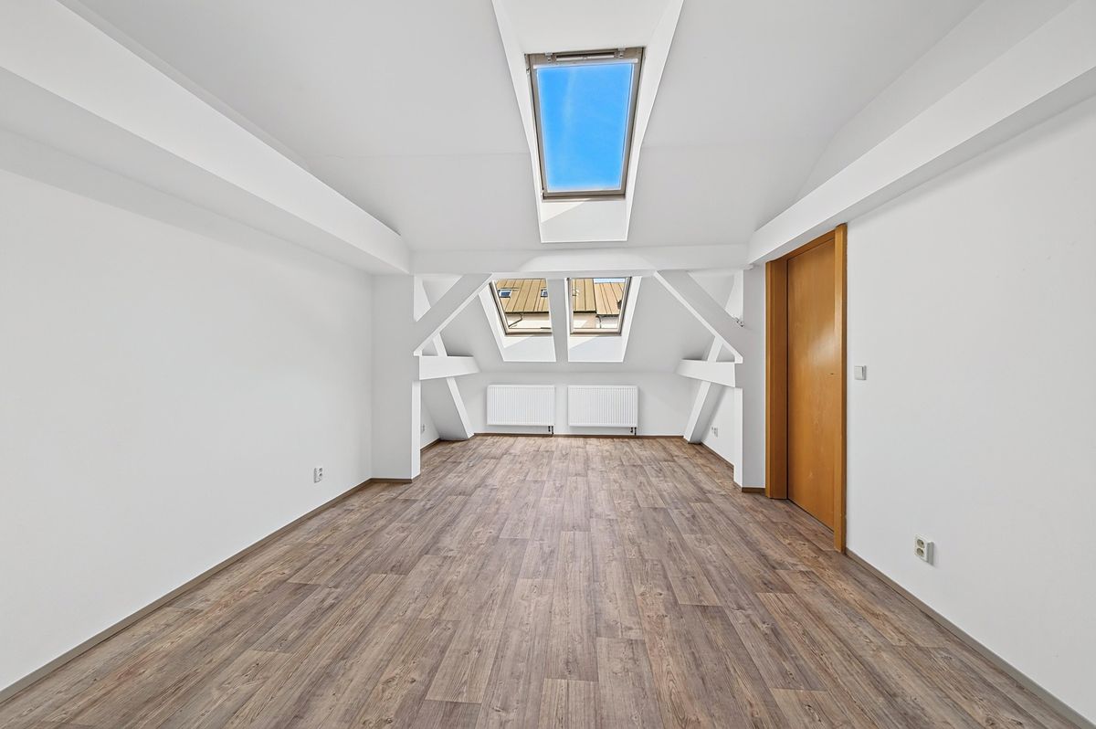 Pronájem bytu 2+kk 65 m²