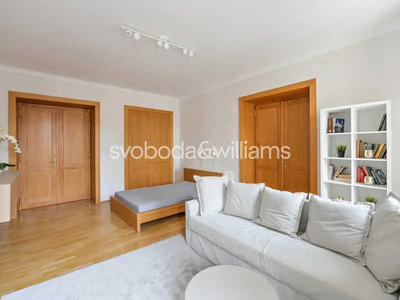 Prodej bytu 2+1 80 m², Praha – náhled fotky 2