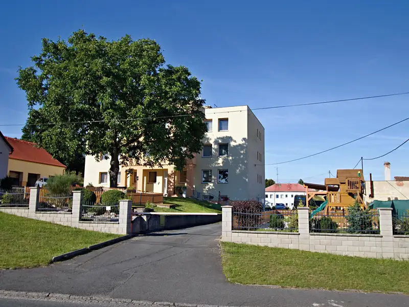 Pronájem bytu 1+kk 30 m², Horšovský Týn – náhled fotky 1