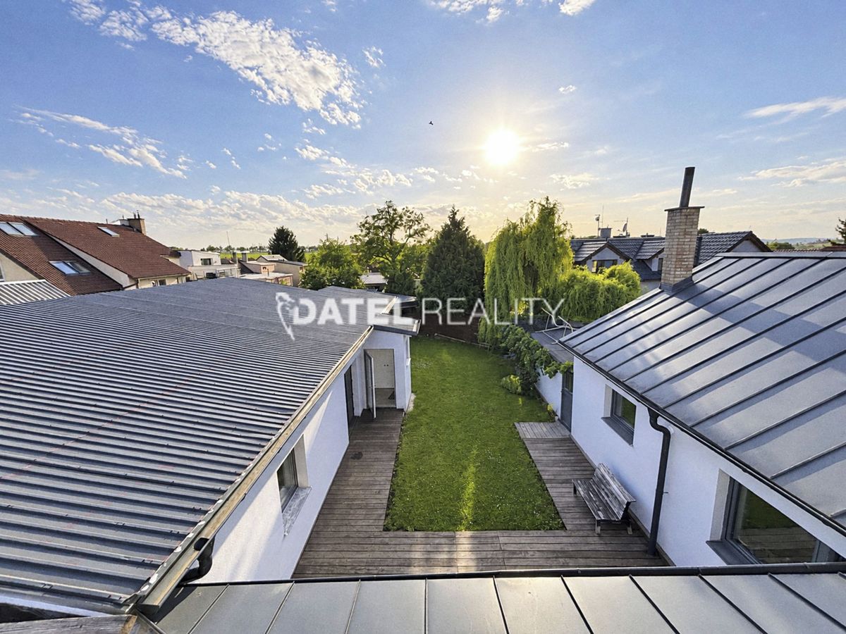Prodej rodinného domu 200 m², pozemek 463 m² – fotografie 2