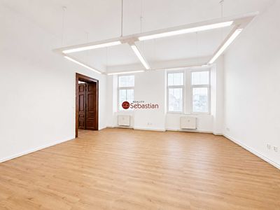Pronájem kanceláře 182 m²