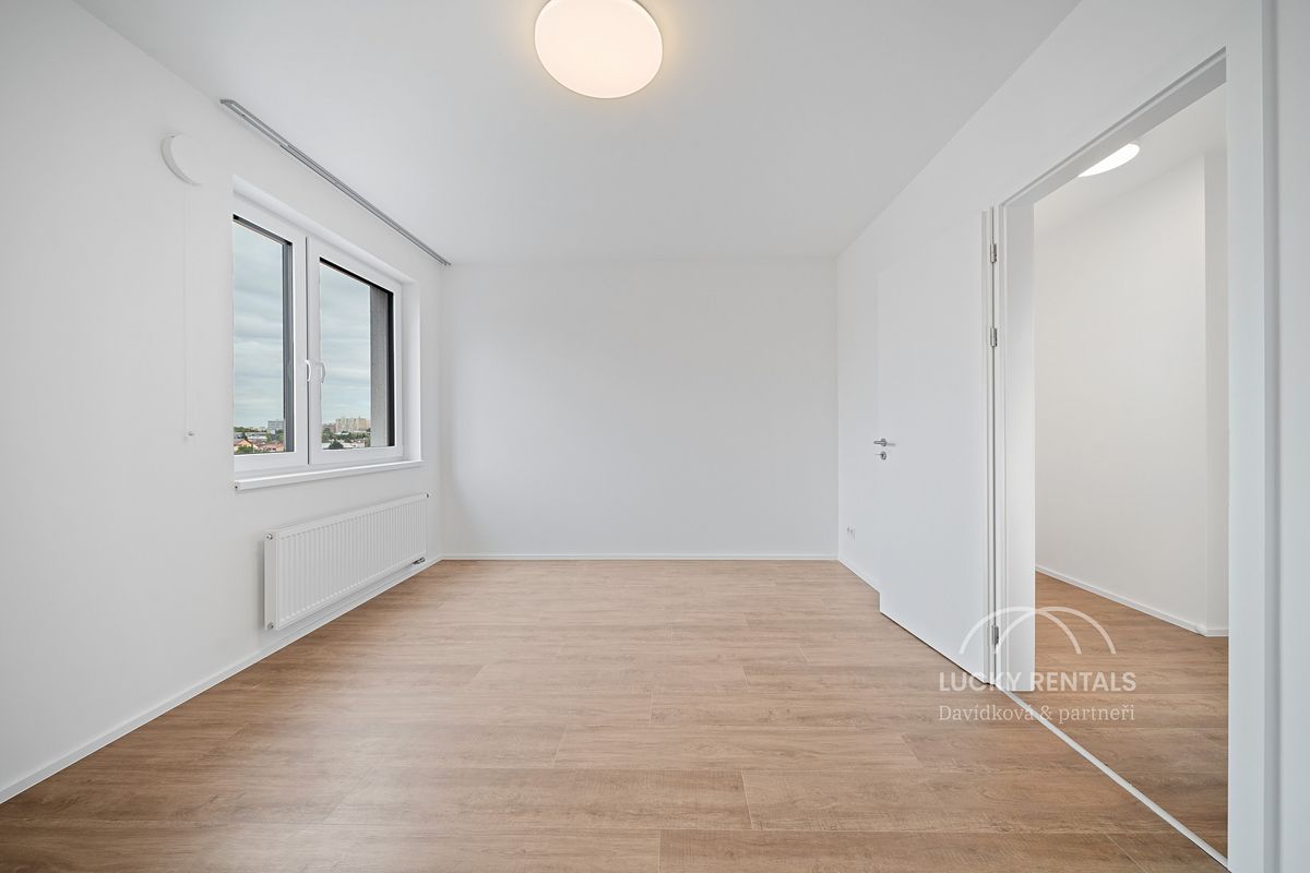 Pronájem bytu 1+kk 30 m² – fotografie 5
