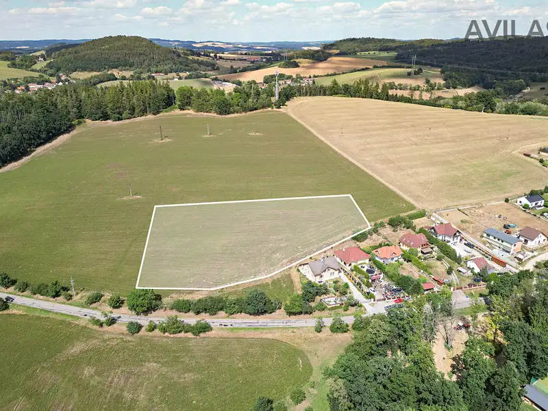 Prodej stavebního pozemku 7885 m², Soběhrdy – náhled fotky 3