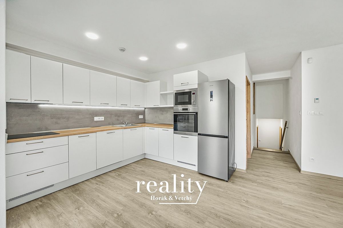 Pronájem bytu 2+kk 58 m² – fotografie 3