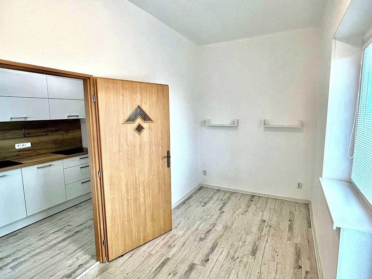 Pronájem bytu 2+1 64 m² – fotografie 4
